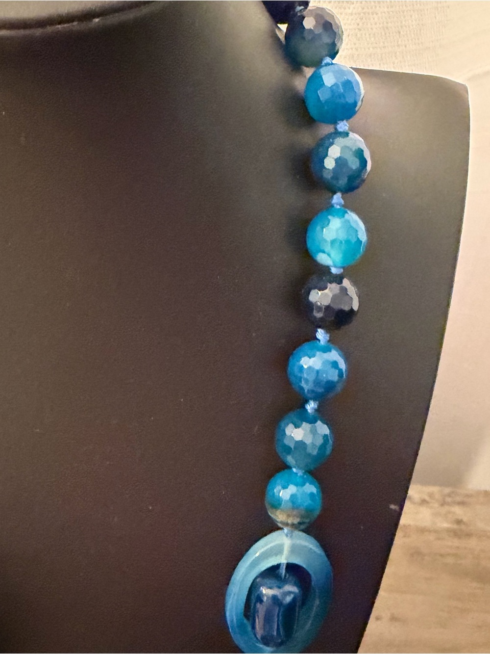 Gorgeous!!! Statement necklace Heavy #K82 Blue Agate or Glass ? Flower accent - Picture 8 of 16